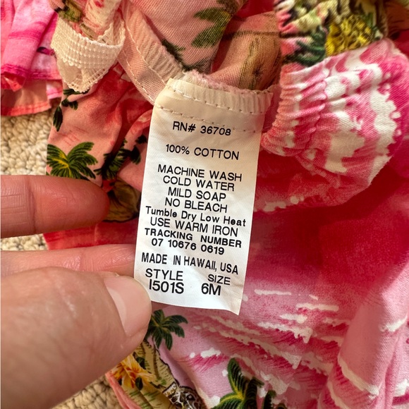 Authentic Hawaiian outfit - Picture 4 of 5